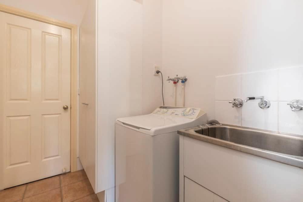 3 Bdrm 2 Bthrm House Close To Canberra Cbd & Anu Dış mekan fotoğraf