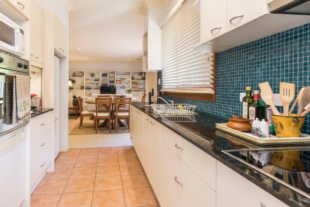 3 Bdrm 2 Bthrm House Close To Canberra Cbd & Anu Dış mekan fotoğraf